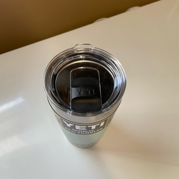 NWT YETI 20oz rambler in sagebrush green - Picture 2 of 3